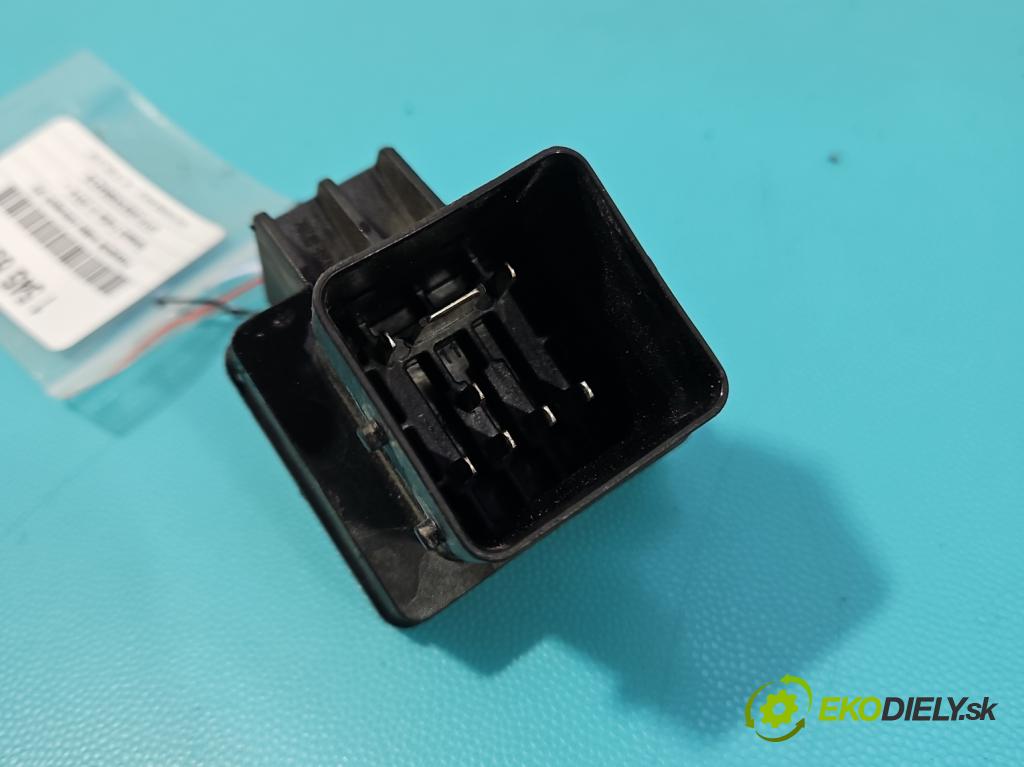 Renault Trafic III 2014 - 2.0 dci 120 HP manual 88 kW 1997 cm3 5- Relé: svíčky: zařicích: 110675590R (Relé)