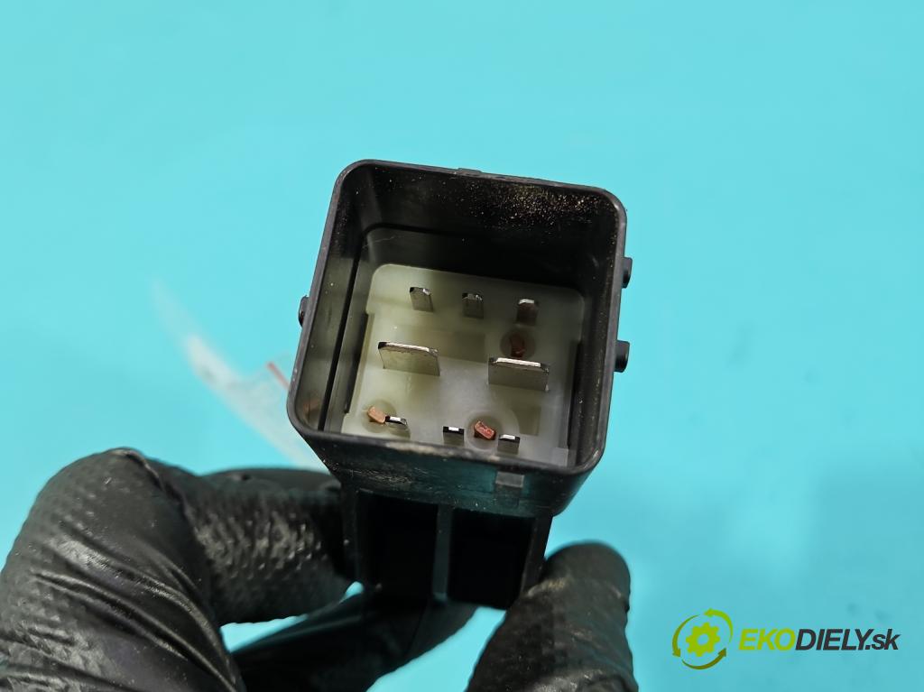 Peugeot 407 1.6 hdi 109 HP manual 80 kW 1560 cm3 4- Relé: svíčky: zařicích: 9640469680 (Relé)