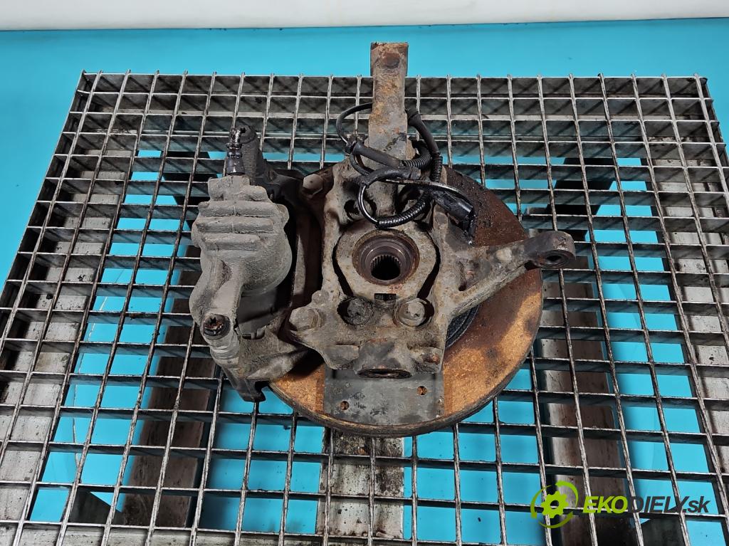 Renault Trafic III 2014 - 2.0 dci 120 hp manual 88 kW 1997 cm3 5- náboj pravé  (Náboj kola)