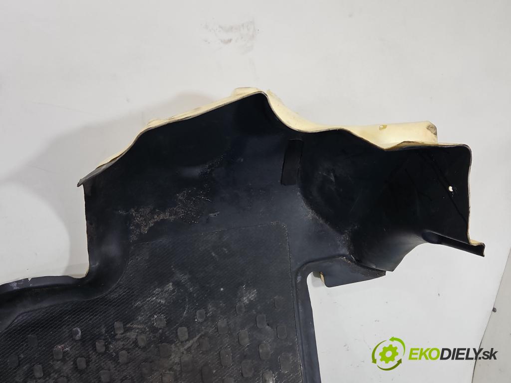 Renault Trafic III 2014 - 2.0 dci 120 HP manual 88 kW 1997 cm3 5- koberec do auta ostatné 749025620R