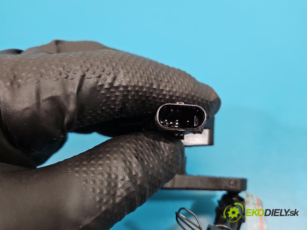 Opel Grandland 2017–2024 1.2 T 131 HP automatic 96 kW 1199 cm3 5- snímač nastavenia xenon  (Snímač)