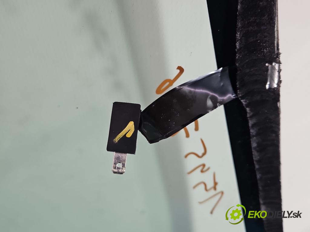 Jaguar XE X760 2015-2024 2.0d 179KM automatic 132 kW 1999 cm3 4- sklo predná