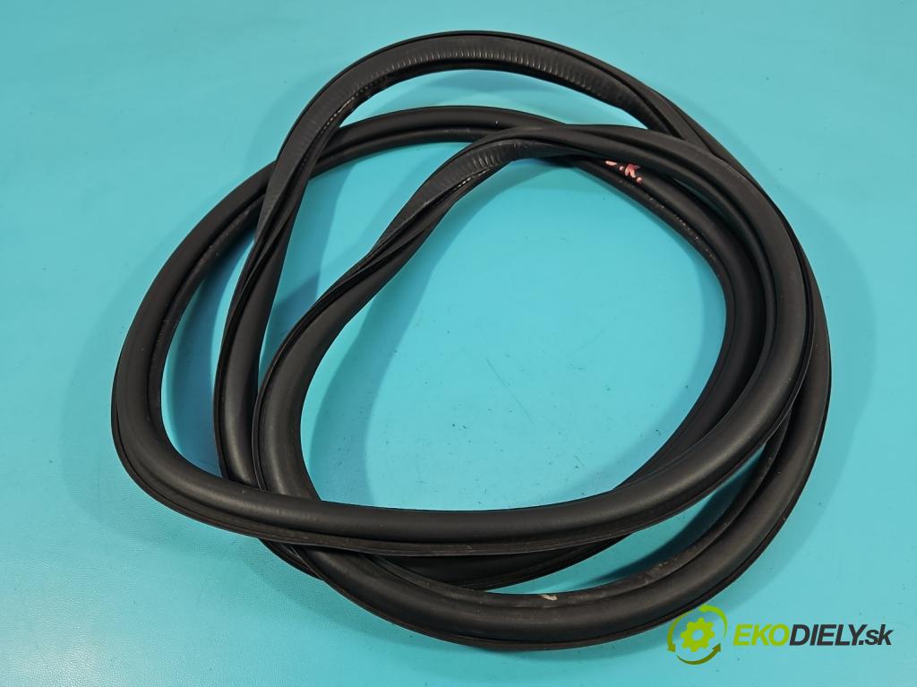 Skoda Kodiaq I 2.0 tdi 150 hp automatic 110 kW 1968 cm3 5- Těsnění: dveře zadní levé 565867367 (Karoserie ostatní)