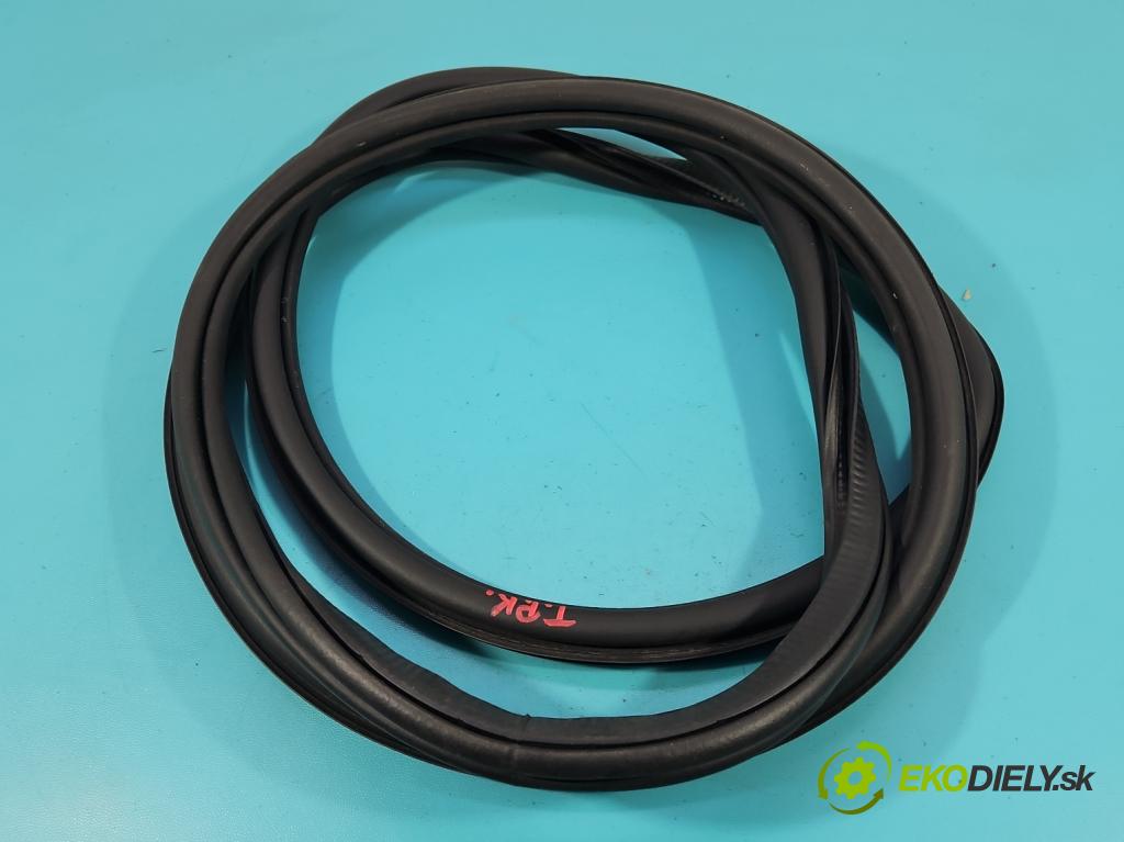 Skoda Kodiaq I 2.0 tdi 150 HP automatic 110 kW 1968 cm3 5- Těsnění: dvere zadné pravé 565867368 (Karoséria ostatné)