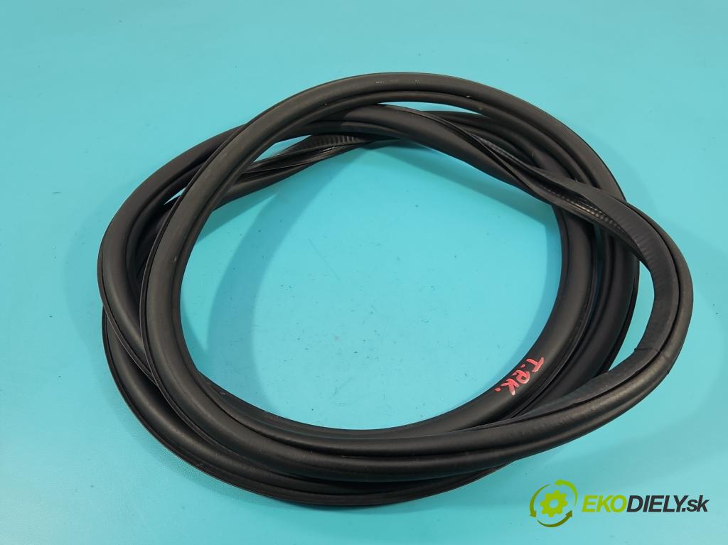 Skoda Kodiaq I 2.0 tdi 150 HP automatic 110 kW 1968 cm3 5- Těsnění: dvere zadné pravé 565867368 (Karoséria ostatné)