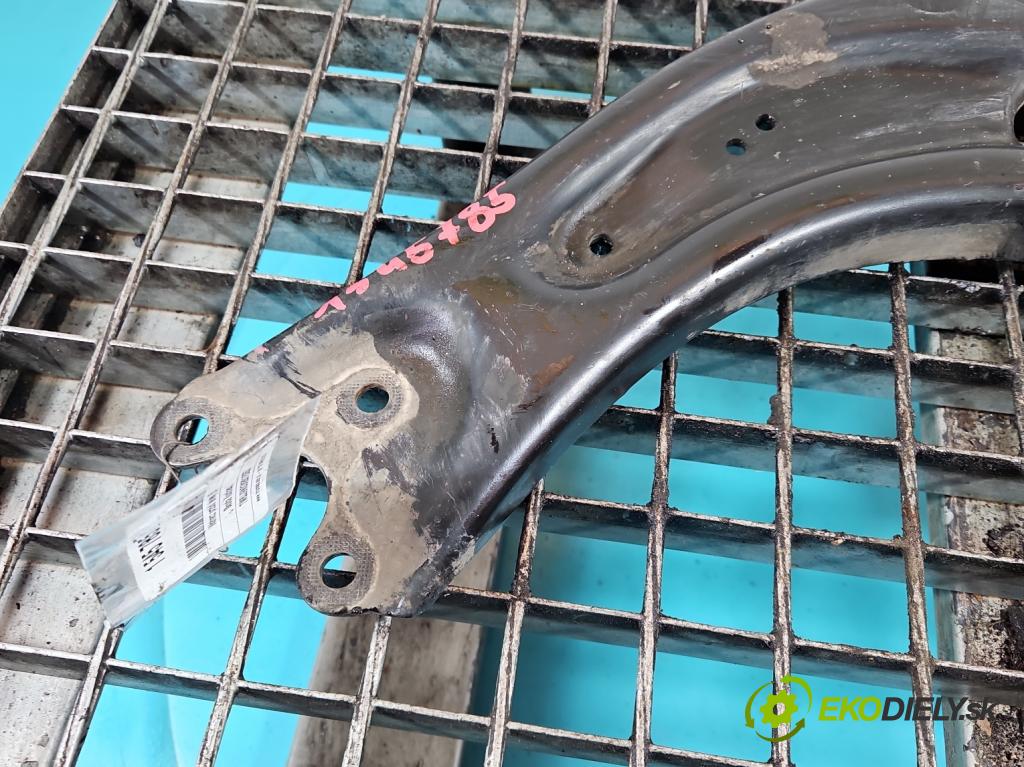 Skoda Kodiaq I 2.0 tdi 150 hp automatic 110 kW 1968 cm3 5- přední levý  (Klika dveří ostatní)