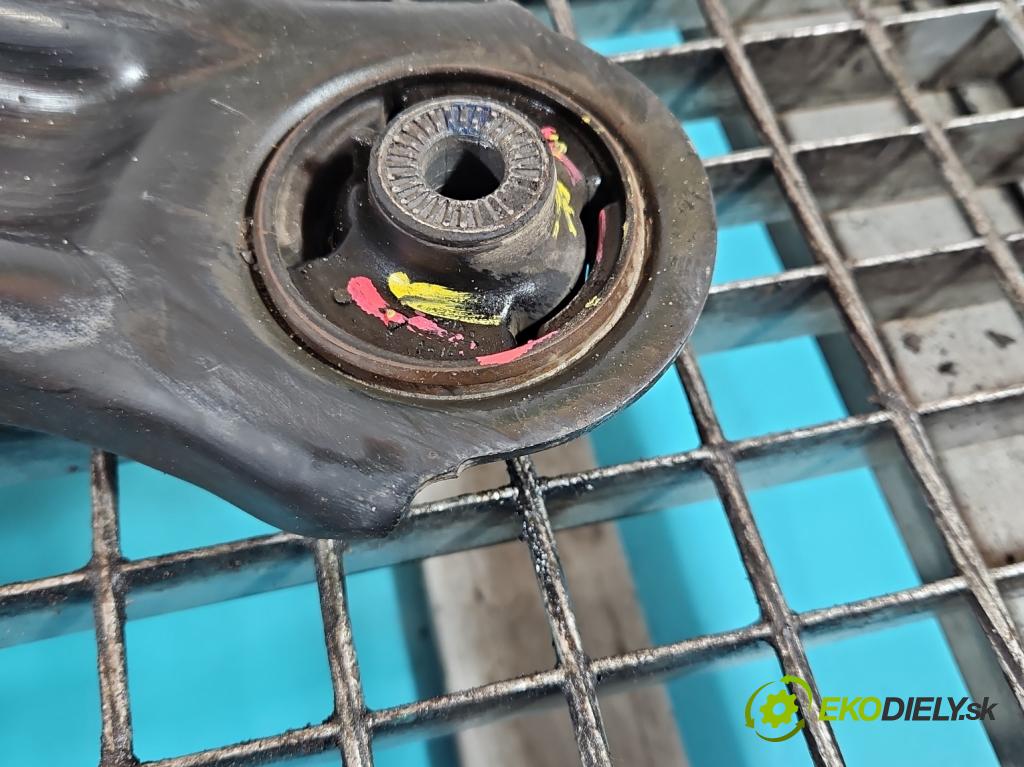 Skoda Kodiaq I 2.0 tdi 150 hp automatic 110 kW 1968 cm3 5- přední levý  (Klika dveří ostatní)