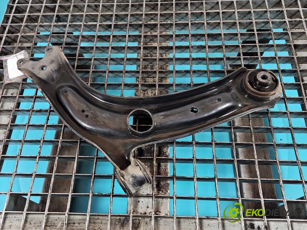 Skoda Kodiaq I 2.0 tdi 150 hp automatic 110 kW 1968 cm3 5- přední levý  (Klika dveří ostatní)