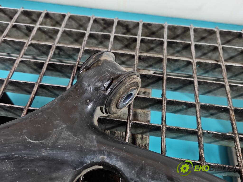 Skoda Kodiaq I 2.0 tdi 150 hp automatic 110 kW 1968 cm3 5- přední levý  (Klika dveří ostatní)