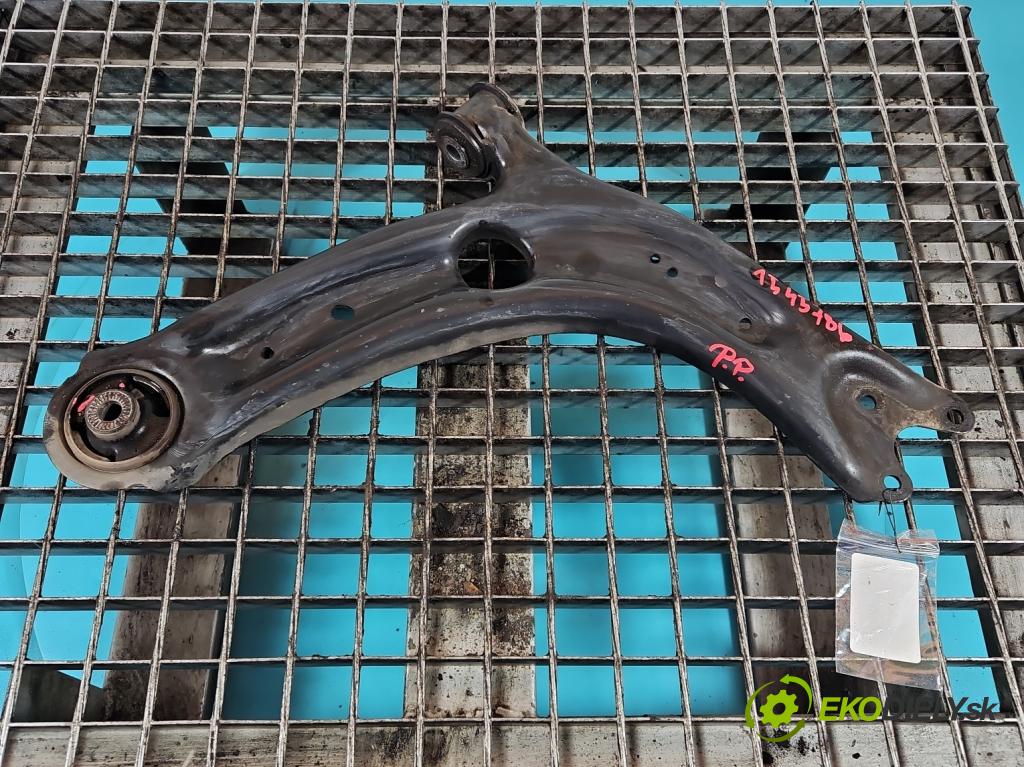 Skoda Kodiaq I 2.0 tdi 150 HP automatic 110 kW 1968 cm3 5- predné pravý  (Kľučka dverí ostatné)