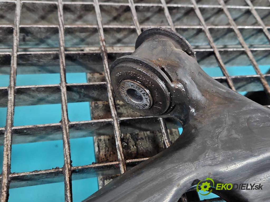 Skoda Kodiaq I 2.0 tdi 150 hp automatic 110 kW 1968 cm3 5- přední pravý  (Klika dveří ostatní)