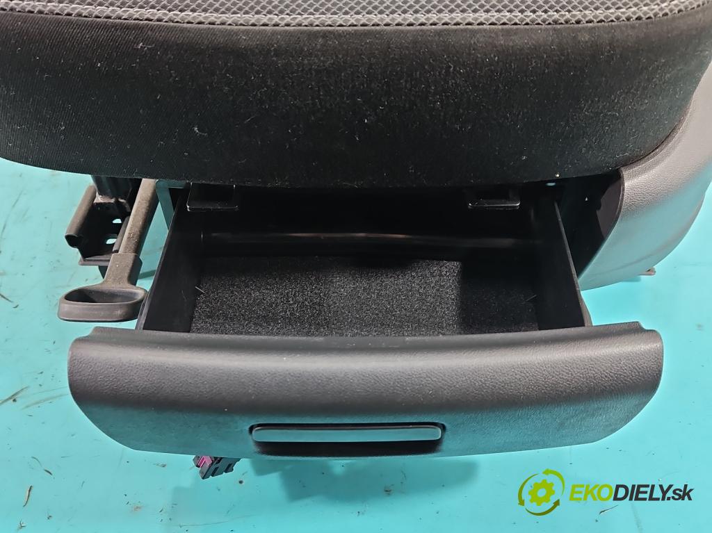 Skoda Kodiaq I 2.0 tdi 150 HP automatic 110 kW 1968 cm3 5- Sedačka ľavý  (Sedadlo)