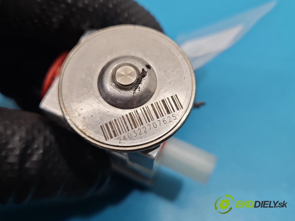 Opel Grandland 2017–2024 1.2 T 131 HP automatic 96 kW 1199 cm3 5- ventil rozšírenie: klimatizácie XS482465-0940