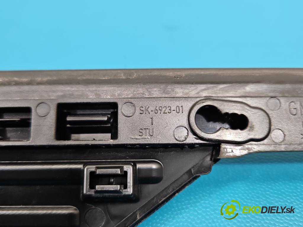 Opel Grandland 2017–2024 1.2 T 131 hp automatic 96 kW 1199 cm3 5- lišta karosérie: YP00051377