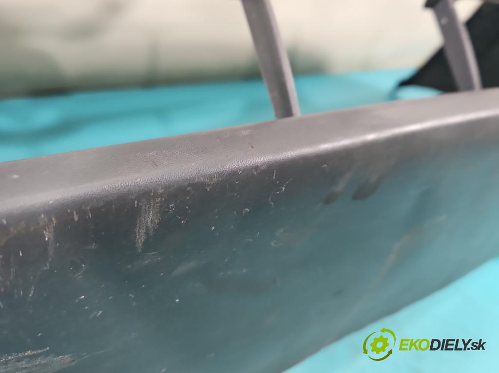 Mazda Tribute I 2000-2007 2.0 16V 124hp manual 91 kW 1989 cm3 5- nárazník predné  (Kľučka dverí ostatné)