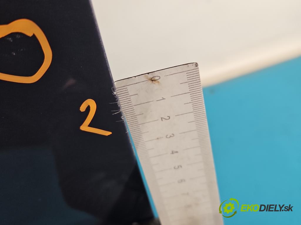 Ford Focus Mk3 2010-2018 1.6 tdci 95 HP manual 70 kW 1560 cm3 5- dvere predné ľavé  (Kľučka dverí ostatné)