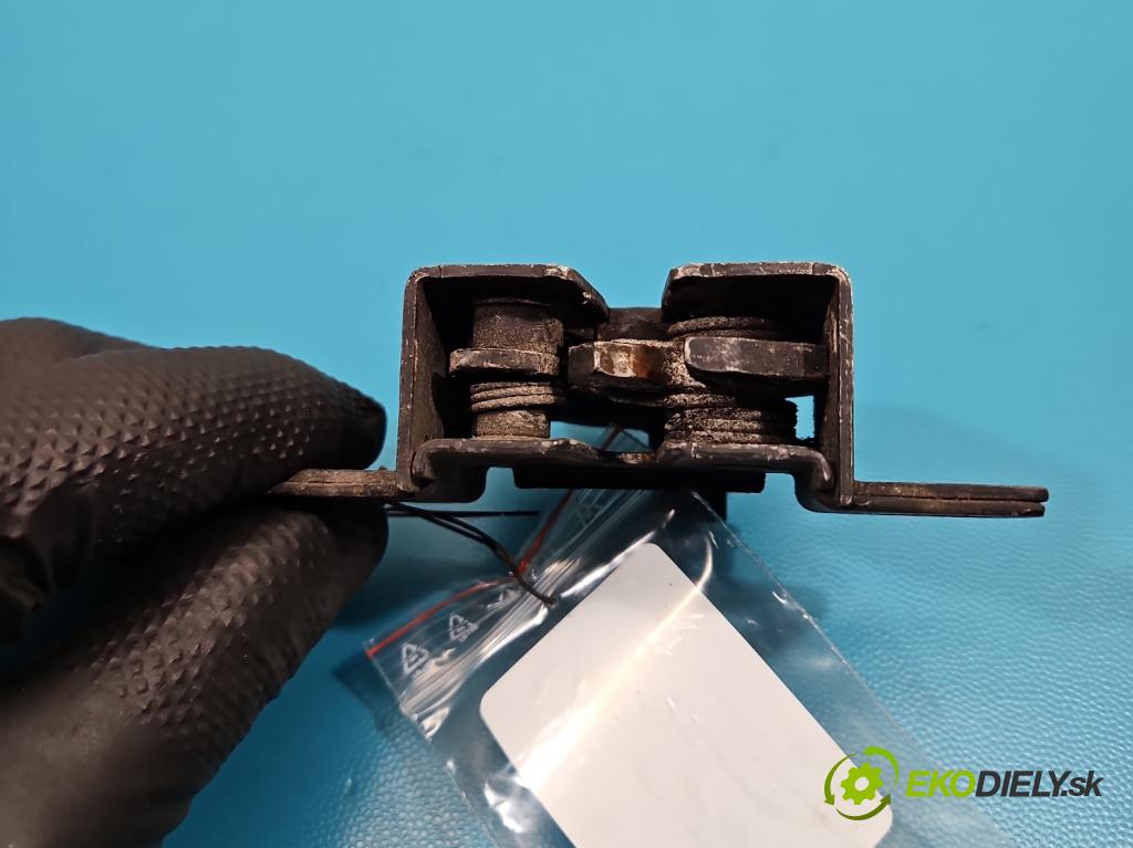 Jaguar XE X760 2015-2024 2.0d 179KM automatic 132 kW 1999 cm3 4- zámok kapoty 5H22-16700-CB