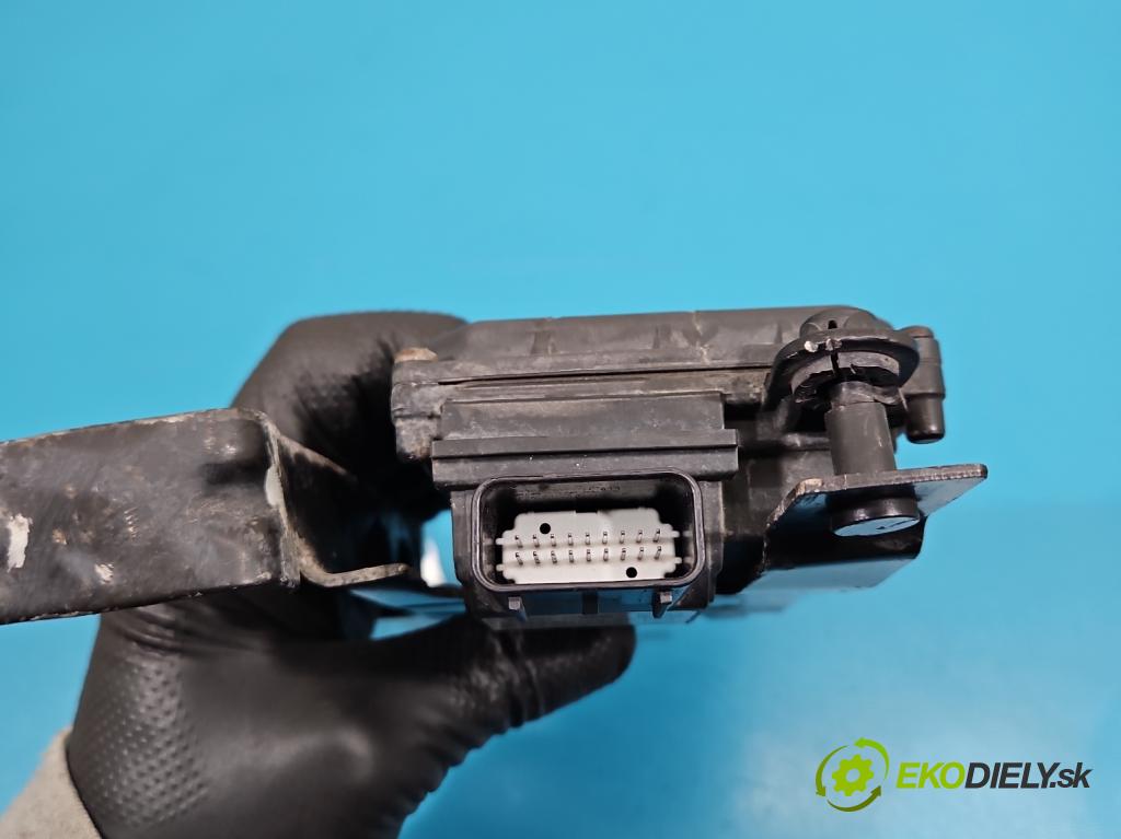 Jaguar XE X760 2015-2024 2.0d 179KM automatic 132 kW 1999 cm3 4- riadiaca jednotka ostatné GX73-9G768-AC