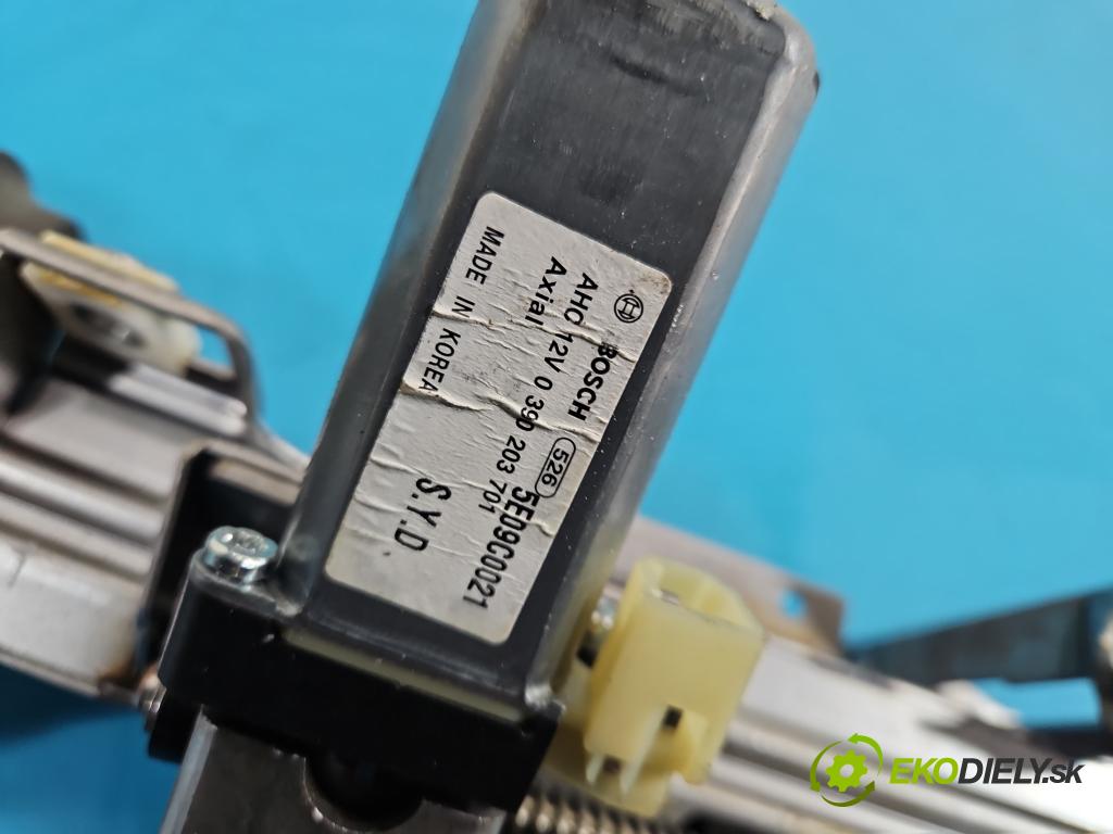 Jaguar XE X760 2015-2024 2.0d 179KM automatic 132 kW 1999 cm3 4- Sloupek volant GX73-3C529-AC (Tyč řízení (volantu))