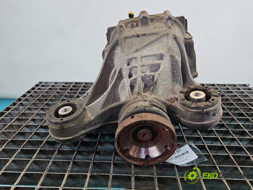 Jaguar XE X760 2015-2024 2.0d 179KM automatic 132 kW 1999 cm3 4- Most: zadní: