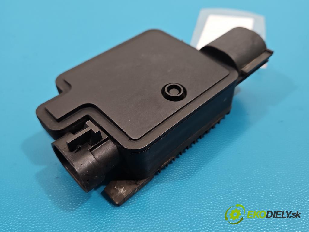 Jaguar XE X760 2015-2024 2.0d 179KM automatic 132 kW 1999 cm3 4- relé ventilátoru: 940013003