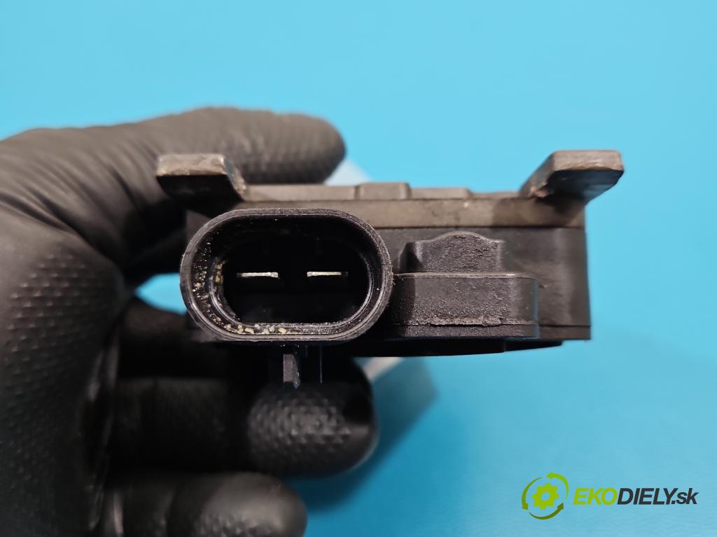 Jaguar XE X760 2015-2024 2.0d 179KM automatic 132 kW 1999 cm3 4- Relé: ventilátoru 940013003