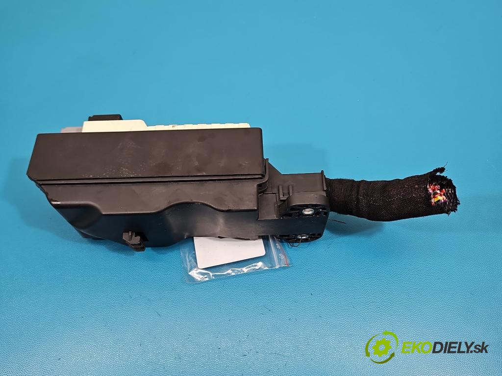 Jaguar XE X760 2015-2024 2.0d 179KM automatic 132 kW 1999 cm3 4- skříňka pojistková GX73-14A067-EA (Pojistková skříňka)