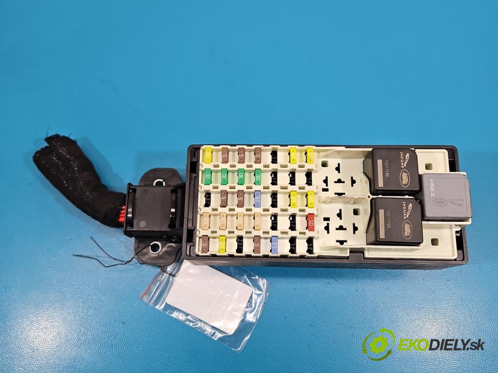 Jaguar XE X760 2015-2024 2.0d 179KM automatic 132 kW 1999 cm3 4- skříňka pojistková GX73-14A067-EA (Pojistková skříňka)