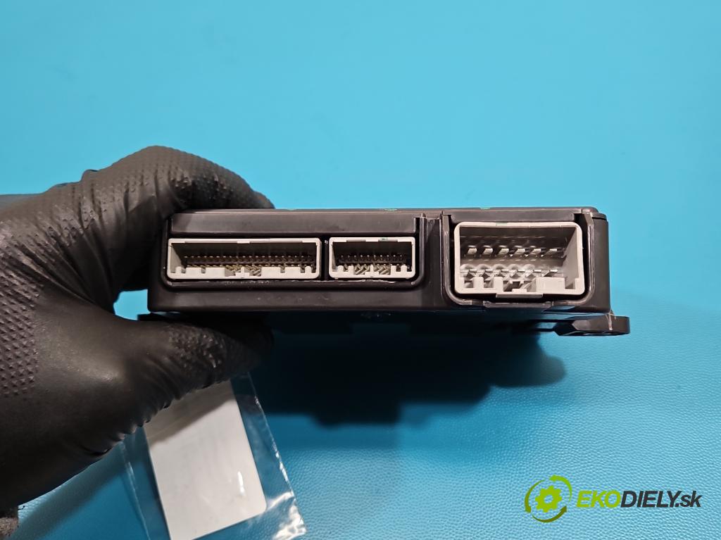 Jaguar XE X760 2015-2024 2.0d 179KM automatic 132 kW 1999 cm3 4- riadiaca jednotka ostatné FK72-19H440-BD