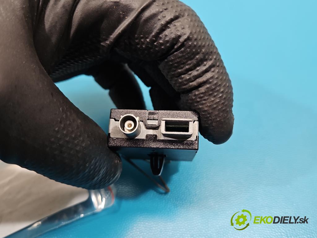 Jaguar XE X760 2015-2024 2.0d 179KM automatic 132 kW 1999 cm3 4- Zesilovač: GX73-18C847-BA (Zosilňovač)