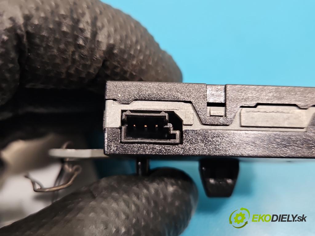 Jaguar XE X760 2015-2024 2.0d 179KM automatic 132 kW 1999 cm3 4- Zesilovač: GX73-18C847-BA (Zosilňovač)