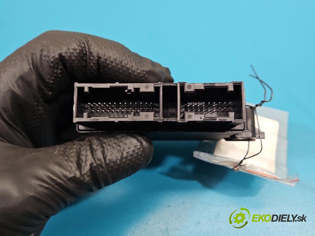 Jaguar XE X760 2015-2024 2.0d 179KM automatic 132 kW 1999 cm3 4- riadiaca jednotka parkovaní: GX63-15C859-DF