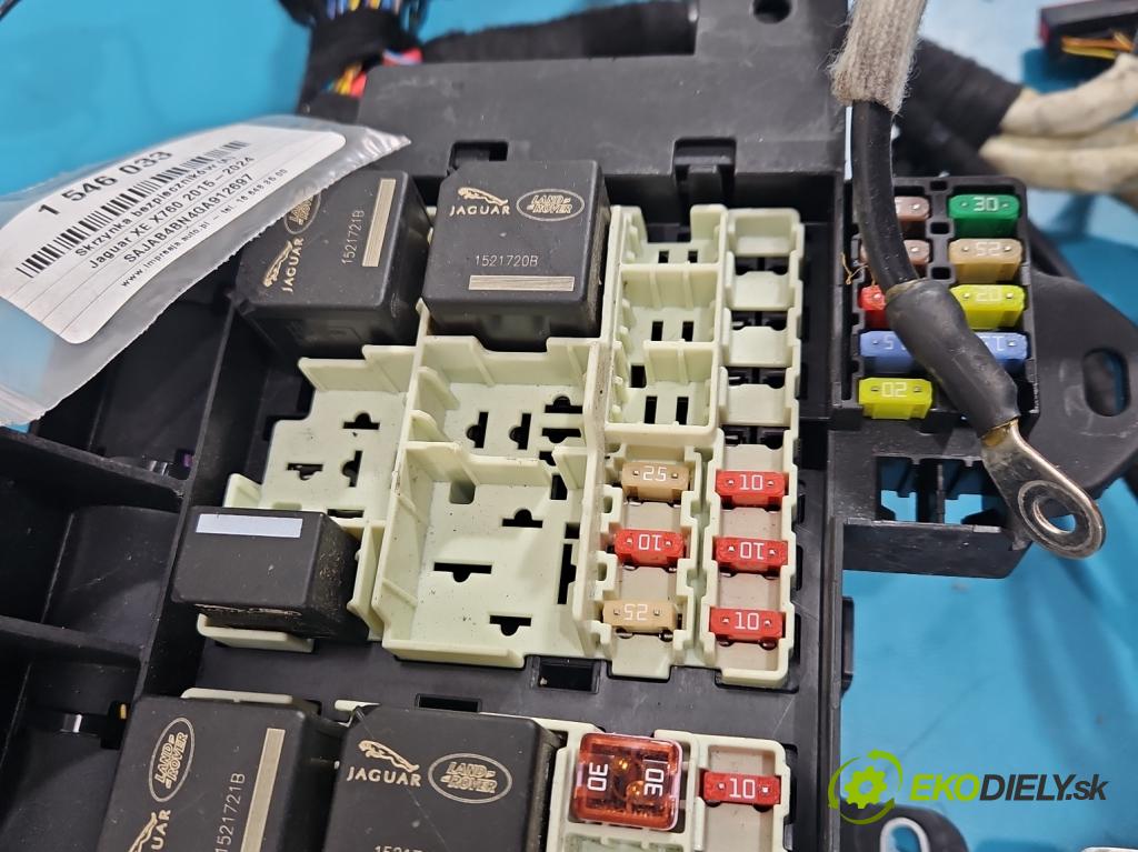 Jaguar XE X760 2015-2024 2.0d 179KM automatic 132 kW 1999 cm3 4- skříňka pojistková GX73-14C445-AA (Pojistková skříňka)