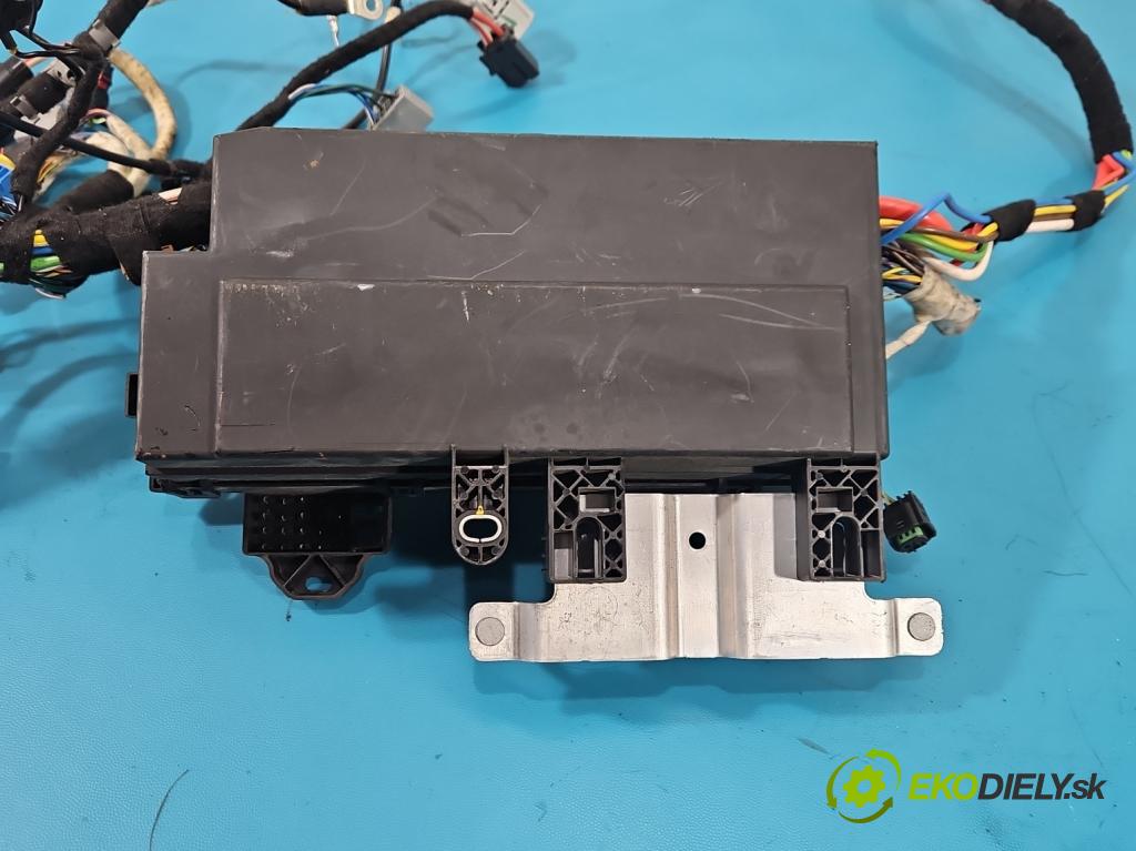 Jaguar XE X760 2015-2024 2.0d 179KM automatic 132 kW 1999 cm3 4- skříňka pojistková GX73-14C445-AA (Pojistková skříňka)