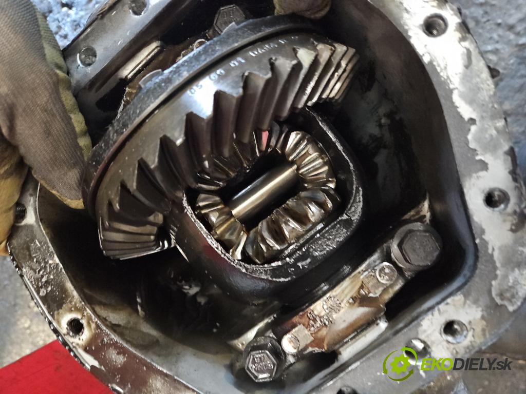 Mazda Tribute I 2000-2007 2.0 16V 124hp manual 91 kW 1989 cm3 5- Most: zadní: