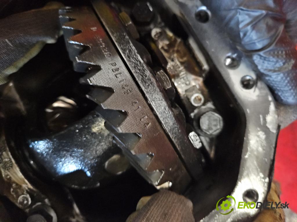 Mazda Tribute I 2000-2007 2.0 16V 124hp manual 91 kW 1989 cm3 5- Most: zadní: