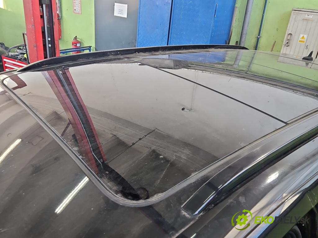 Audi Q7 2005-2015 4.2 TDI 326KM automatic 240 kW 4134 cm3 5- Střešní okno:  (Sklo karosérie)