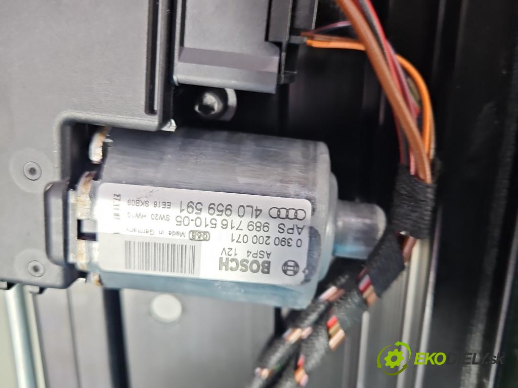 Audi Q7 2005-2015 4.2 TDI 326KM automatic 240 kW 4134 cm3 5- Střešní okno:  (Sklo karosérie)