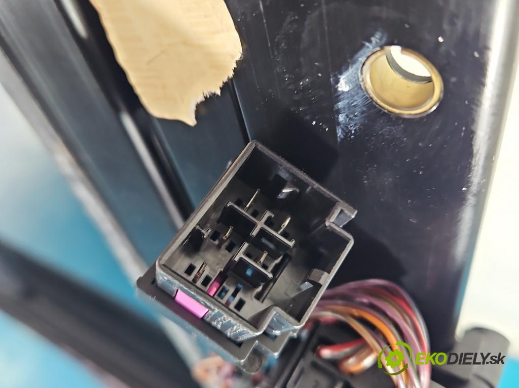 Audi Q7 2005-2015 4.2 TDI 326KM automatic 240 kW 4134 cm3 5- Střešní okno:  (Sklo karosérie)