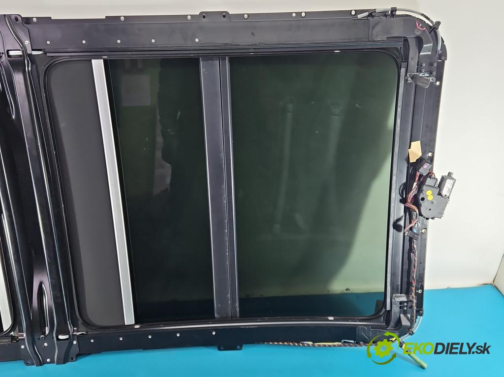 Audi Q7 2005-2015 4.2 TDI 326KM automatic 240 kW 4134 cm3 5- Střešní okno:  (Sklo karosérie)