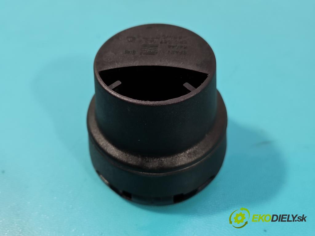 Seat Leon II 2005-2012 1.6 SR 102 HP manual 75 kW 1595 cm3 5- kastlík 5P0857962A