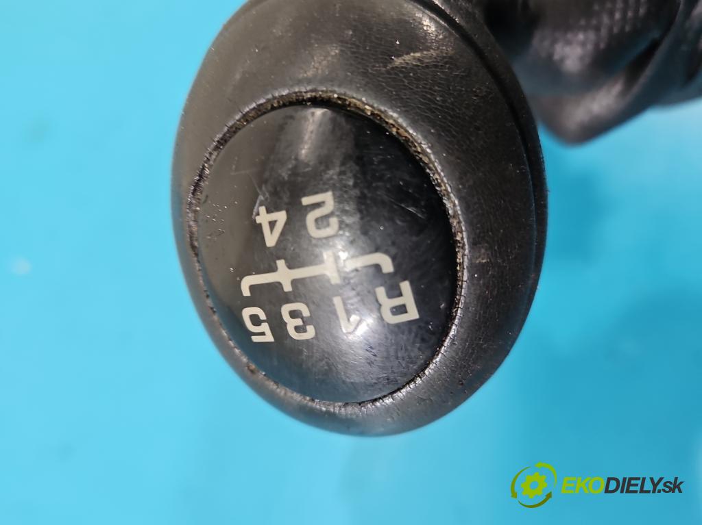 Citroen Xsara Picasso 1.6 8V 95 HP manual 70 kW 1587 cm3 5- Páka: Změny: stupeň,rýchlosť  (Rýchlostná páka (kulisa))