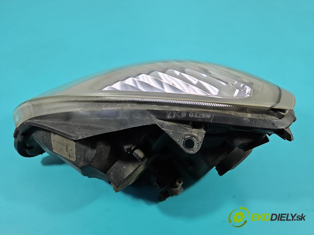 Renault Thalia I 1998-2009 1.2 16V 75 HP manual 55 kW 1149 cm3 4- Reflektor: pravý 8200509821 (Svetlo predné pravé)