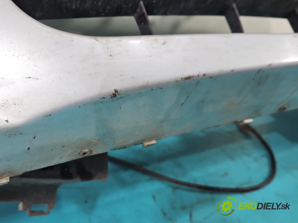 Renault Thalia I 1998-2009 1.2 16V 75 HP manual 55 kW 1149 cm3 4- nárazník predné 8200445993 (Kľučka dverí ostatné)