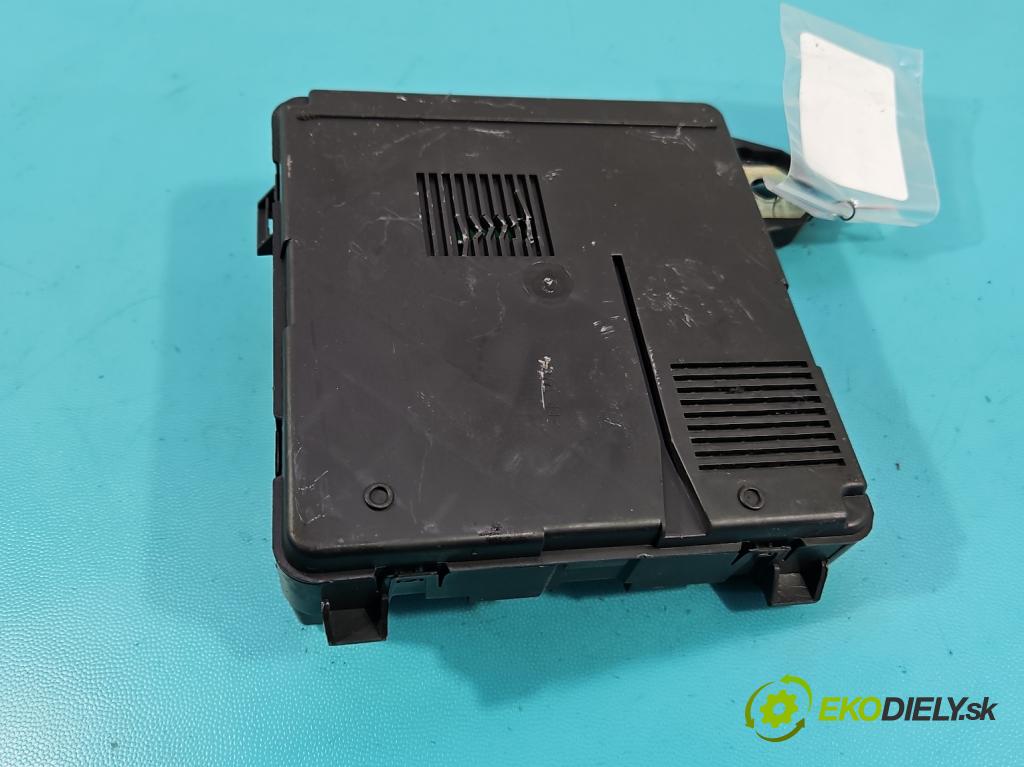 Renault Megane II 2003-2008 1.4 16V 98 HP manual 72 kW 1390 cm3 5- riadiaca jednotka ostatné 8200306033C