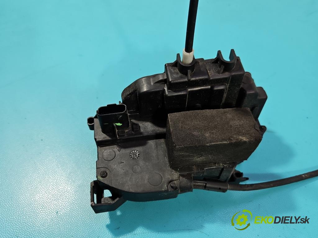 Renault Modus 1.2 16V 75 HP manual 55 kW 1149 cm3 5- zámok zadné ľavý 3C9008H39