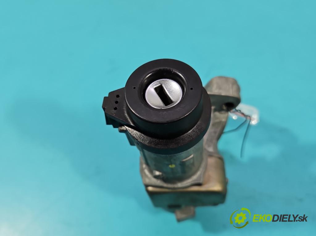 Seat Exeo 2.0 tdi 143 HP manual 105 kW 1968 cm3 5- Spínačka 4B0905851Q (Spínacia skrinka)