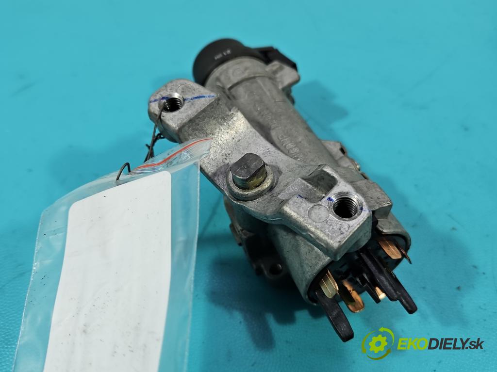 Seat Exeo 2.0 tdi 143 HP manual 105 kW 1968 cm3 5- Spínačka 4B0905851Q (Spínacia skrinka)