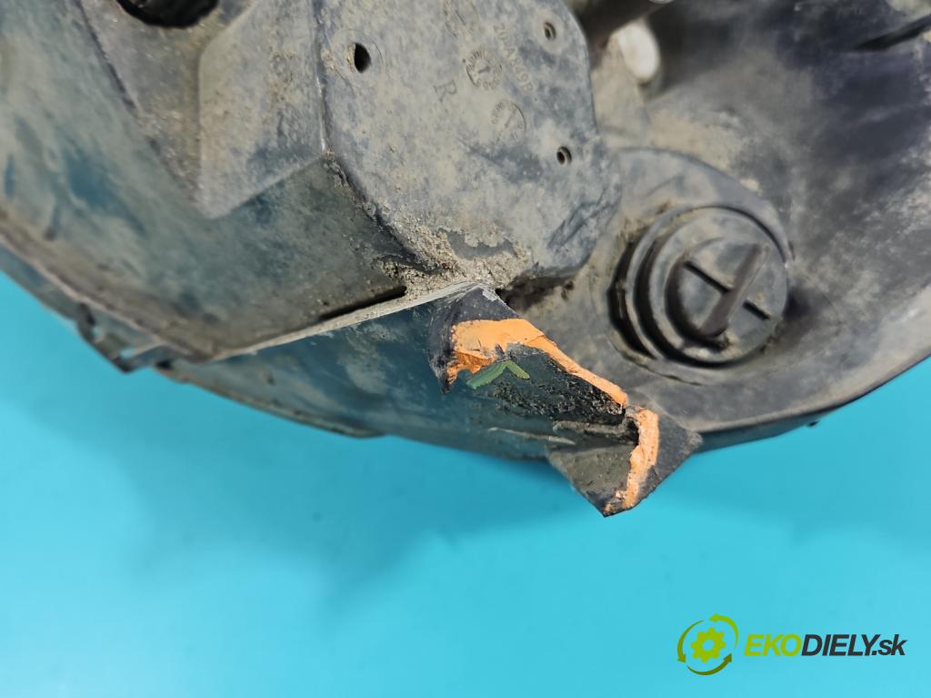 Fiat Punto Grande 1.4 T 120 HP manual 88 kW 1368 cm3 5- Reflektor: pravý  (Svetlo predné pravé)