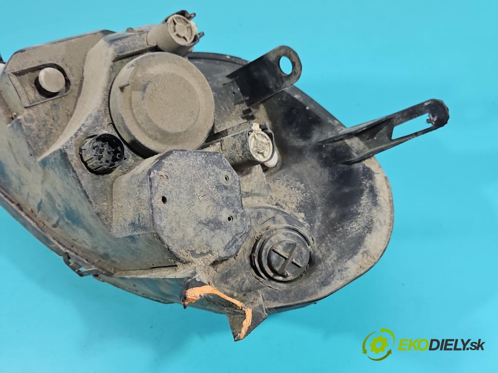 Fiat Punto Grande 1.4 T 120 HP manual 88 kW 1368 cm3 5- Reflektor: pravý  (Svetlo predné pravé)